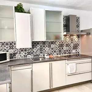 https://paradise-apartment-el-medano.tenerifehoteles.net